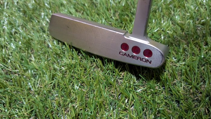 明日見てるゴルフ,パターは右手で打つか？左手で打つか？